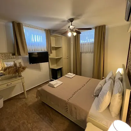 Cunda Paradise Butik Hotel *