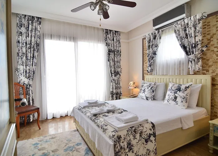 Cunda Paradise Butik Hotel *