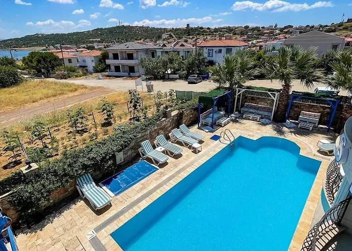 Cunda Paradise Butik Hotel *