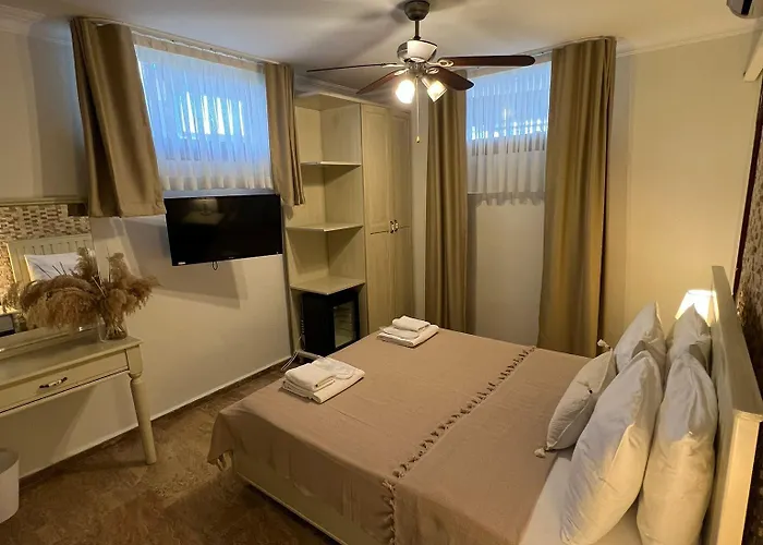 Cunda Paradise Butik Hotel *